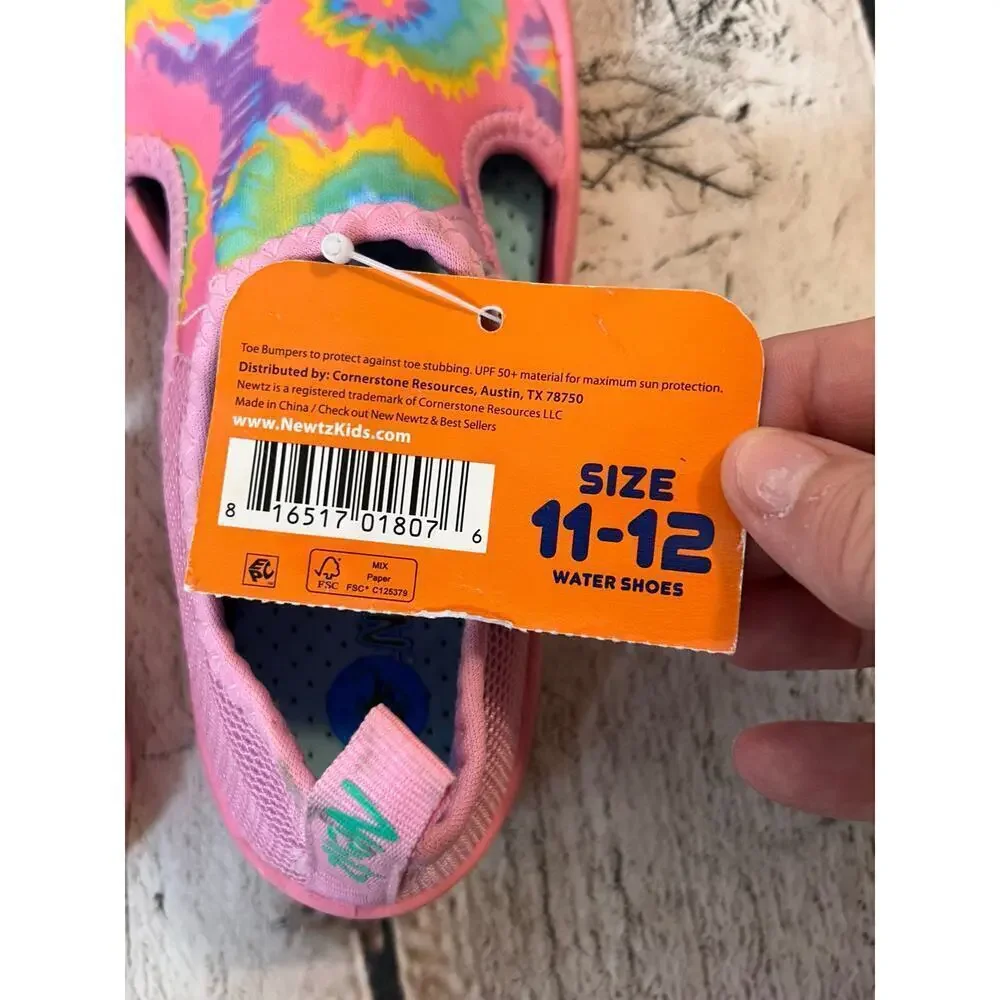 NEWTZ Girl’s Water Shoes / Size: 11-12